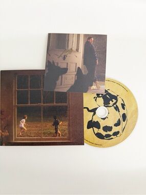 Noah Kahan The Great Divide signed insert CD.